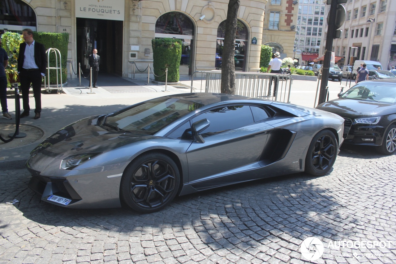 Lamborghini Aventador LP700-4