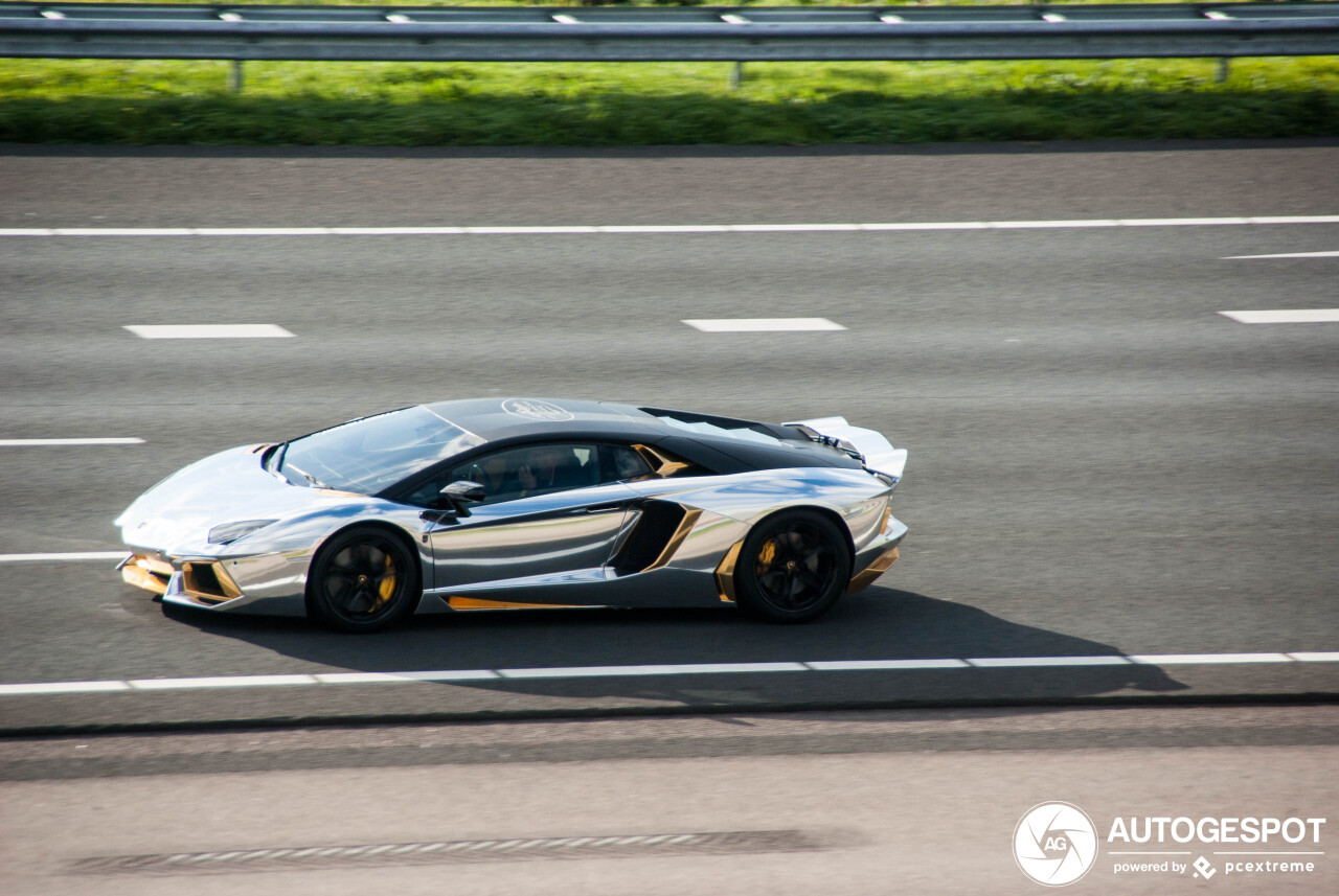 Lamborghini Aventador LP700-4