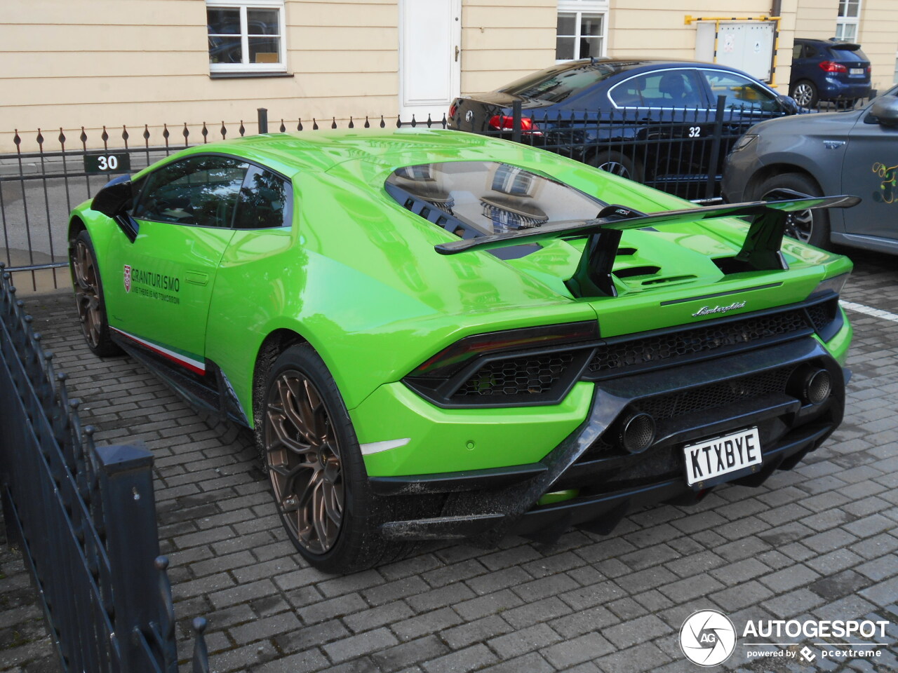 Lamborghini Huracán LP640-4 Performante