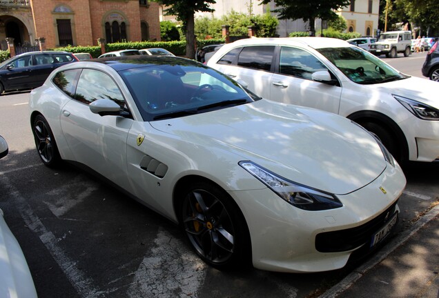 Ferrari GTC4Lusso T