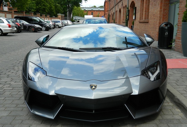 Lamborghini Aventador LP700-4