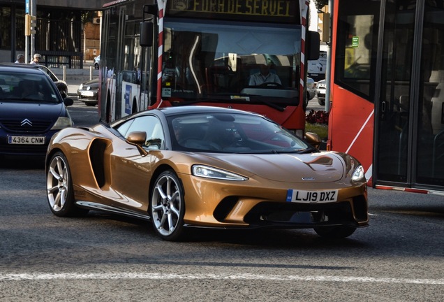 McLaren GT