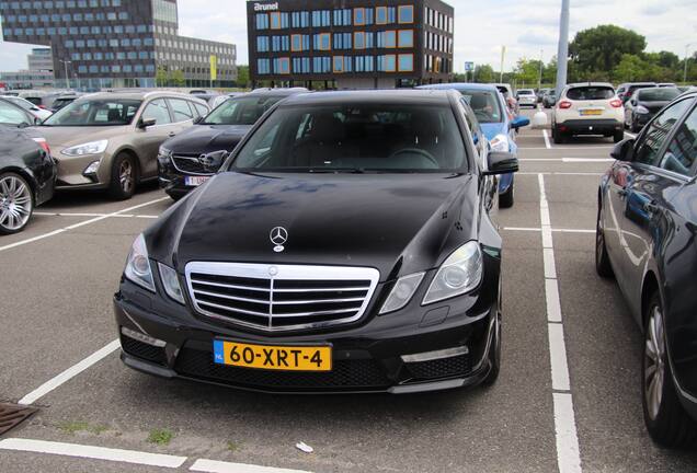 Mercedes-Benz E 63 AMG W212 V8 Biturbo