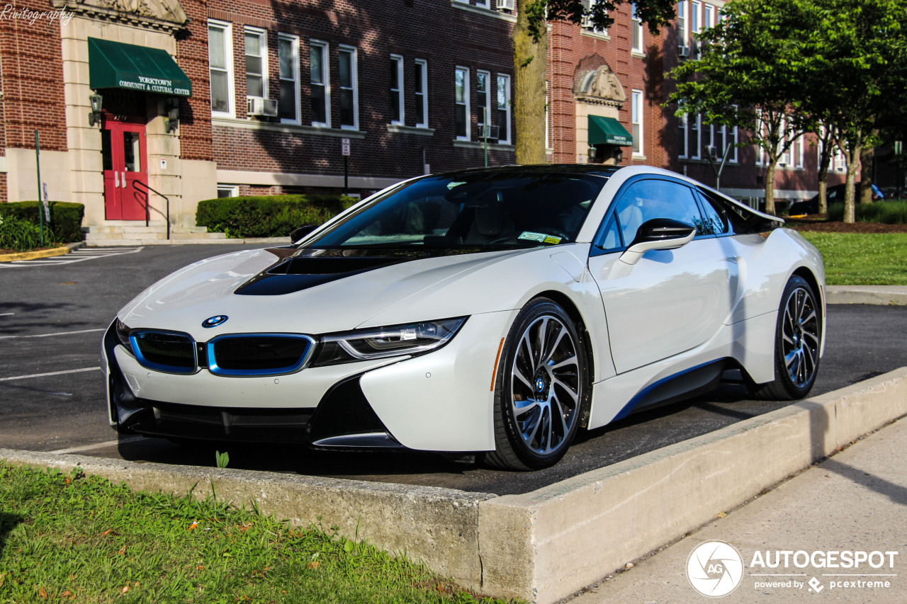 BMW i8