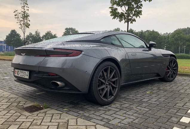 Aston Martin DB11