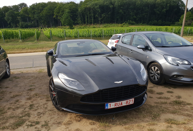 Aston Martin DB11