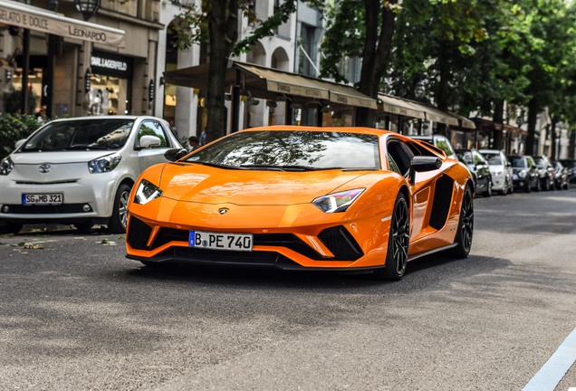 Lamborghini Aventador S LP740-4