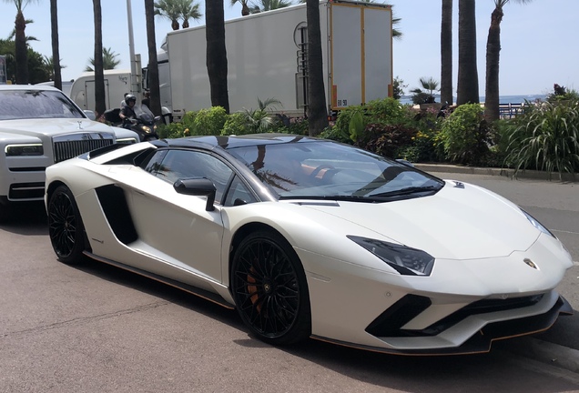 Lamborghini Aventador S LP740-4 Roadster