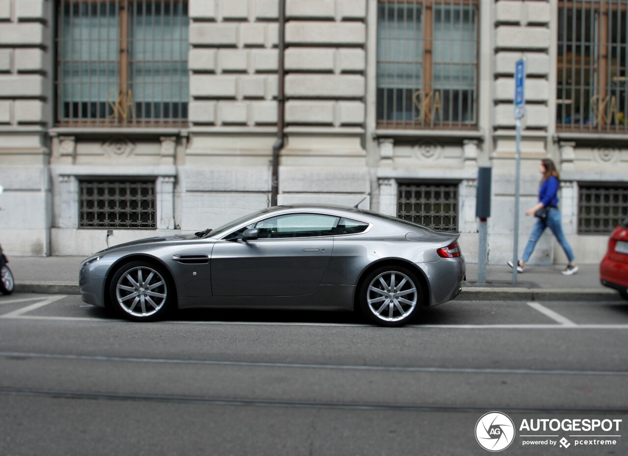 Aston Martin V8 Vantage