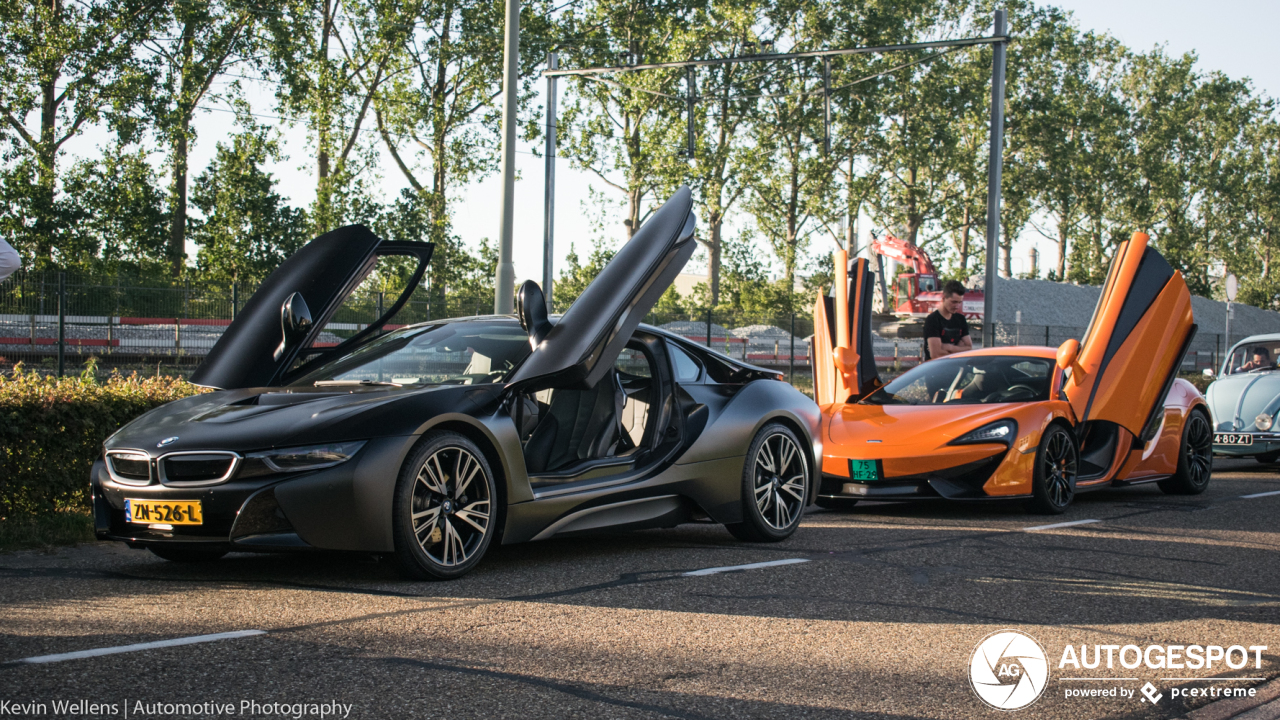 BMW i8 Protonic Frozen Black Edition