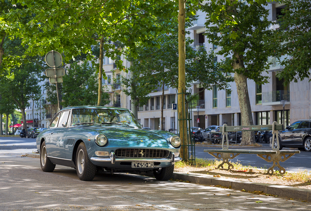 Ferrari 330 GT 2+2 Series II