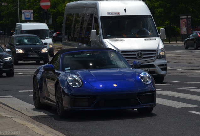 Porsche 992 Carrera 4S Cabriolet