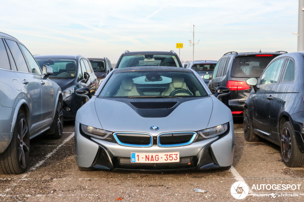 BMW i8