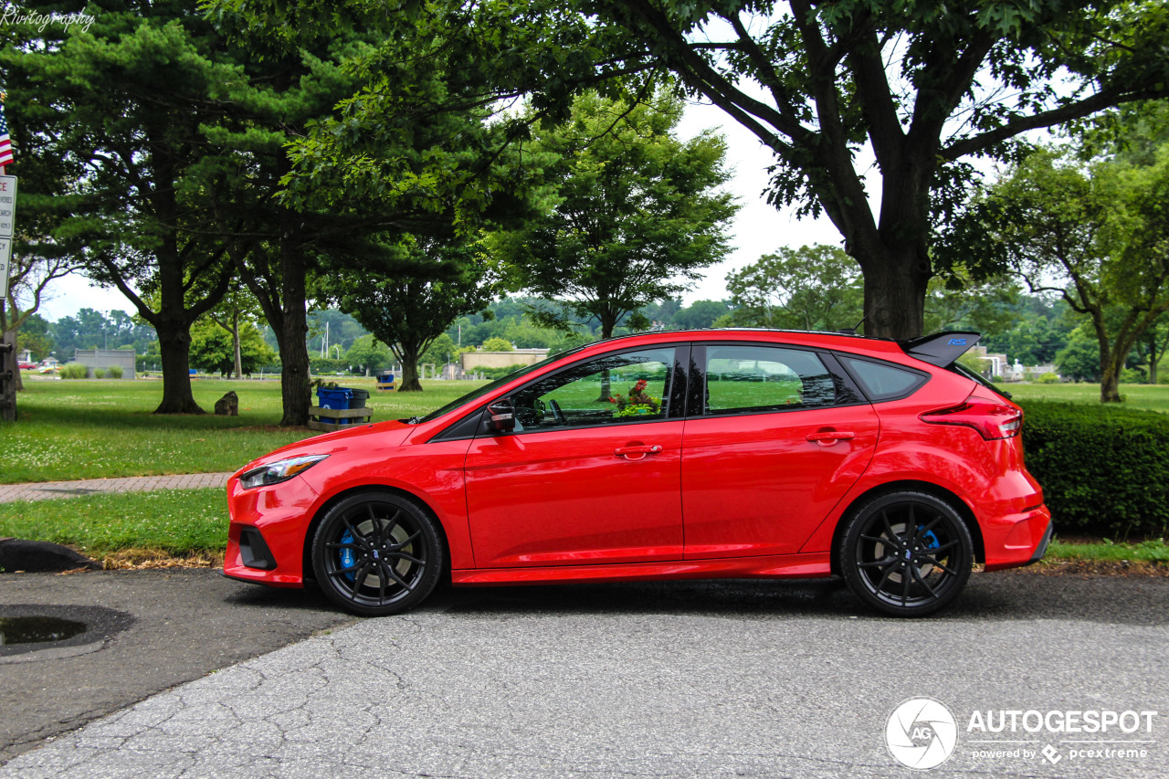 Ford Focus RS 2015 Race Red Edition 2018