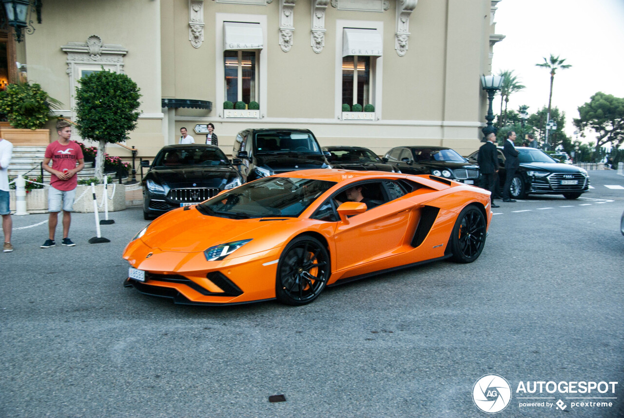 Lamborghini Aventador S LP740-4