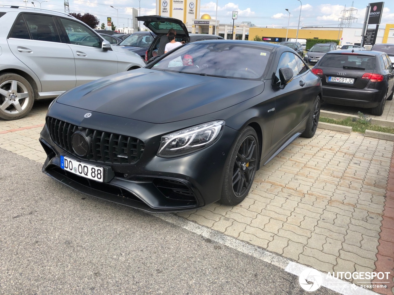 Mercedes-AMG S 63 Coupé C217 2018 Yellow Night Edition