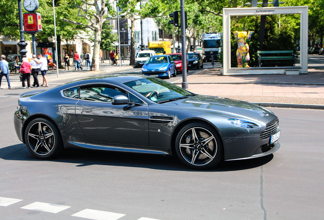 Aston Martin V8 Vantage 2012