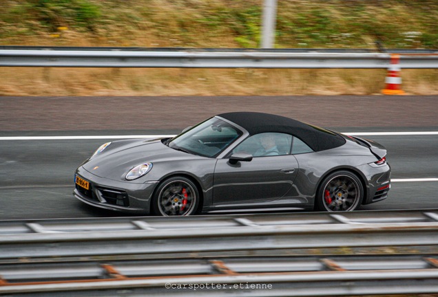 Porsche 992 Carrera 4S Cabriolet