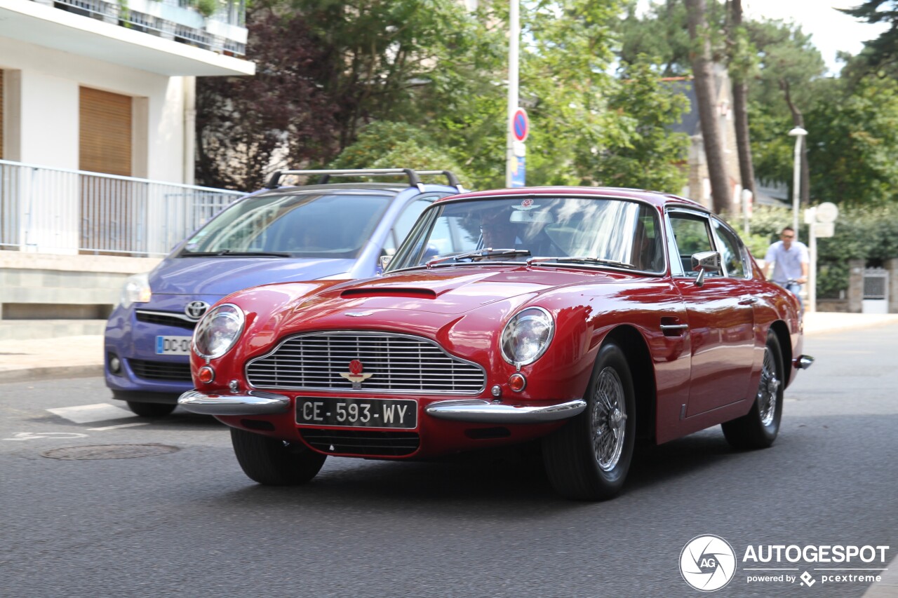 Aston Martin DB6 MKI