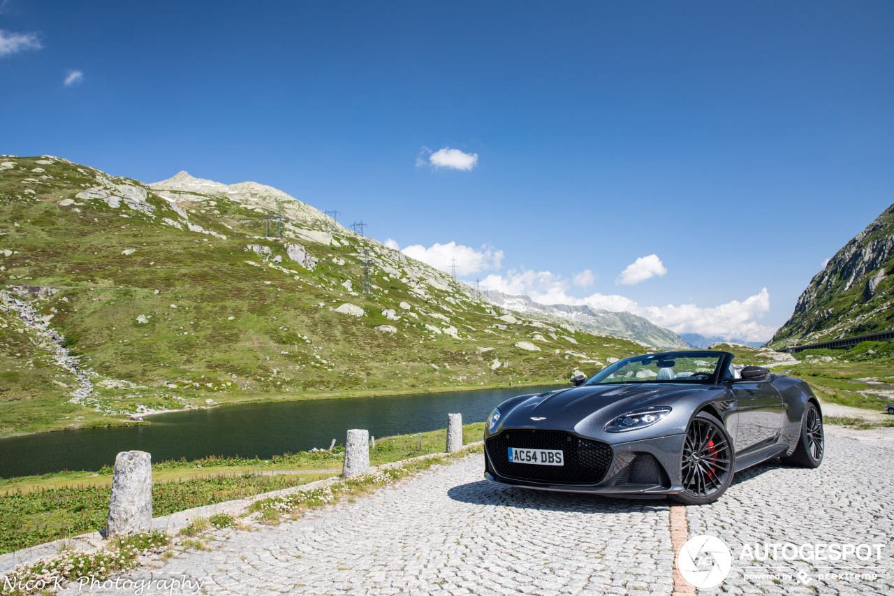 Aston Martin DBS Superleggera Volante