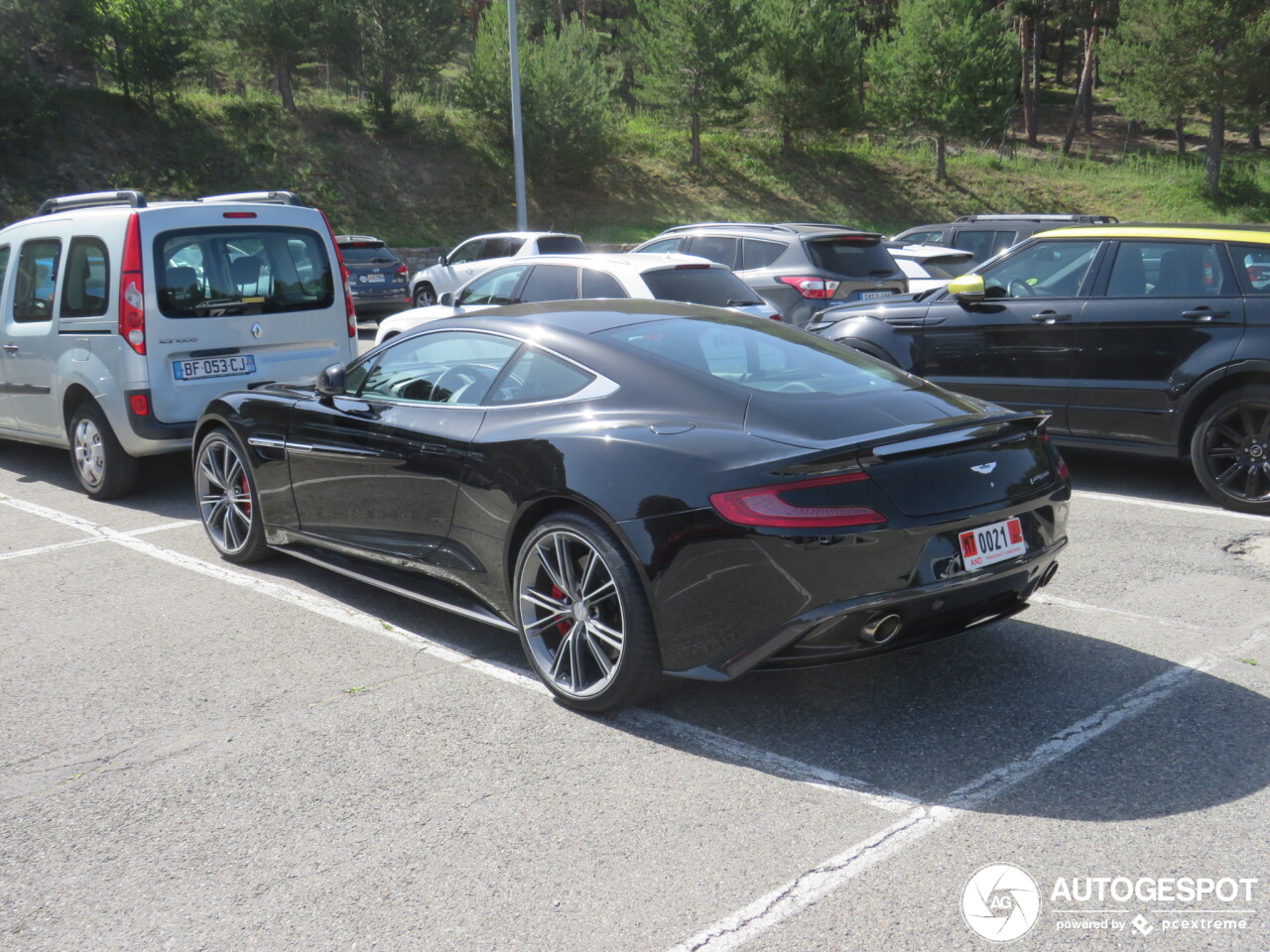 Aston Martin Vanquish 2013