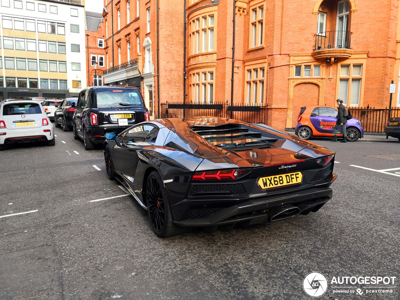 Lamborghini Aventador S LP740-4