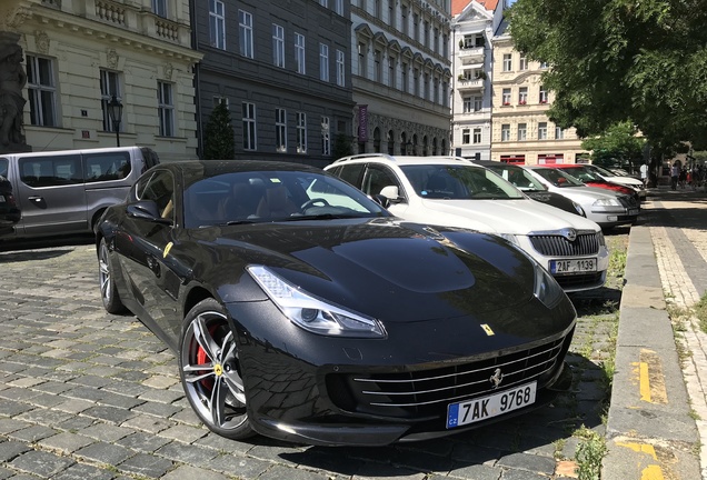 Ferrari GTC4Lusso