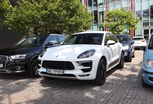 Porsche 95B Macan GTS