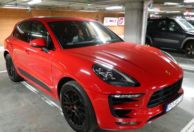 Porsche 95B Macan GTS