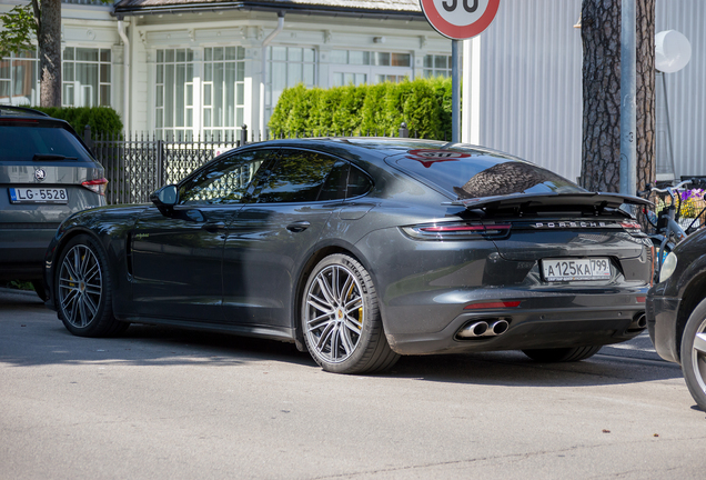 Porsche 971 Panamera Turbo S E-Hybrid