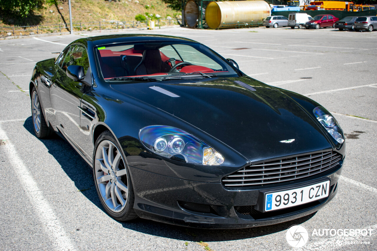 Aston Martin DB9