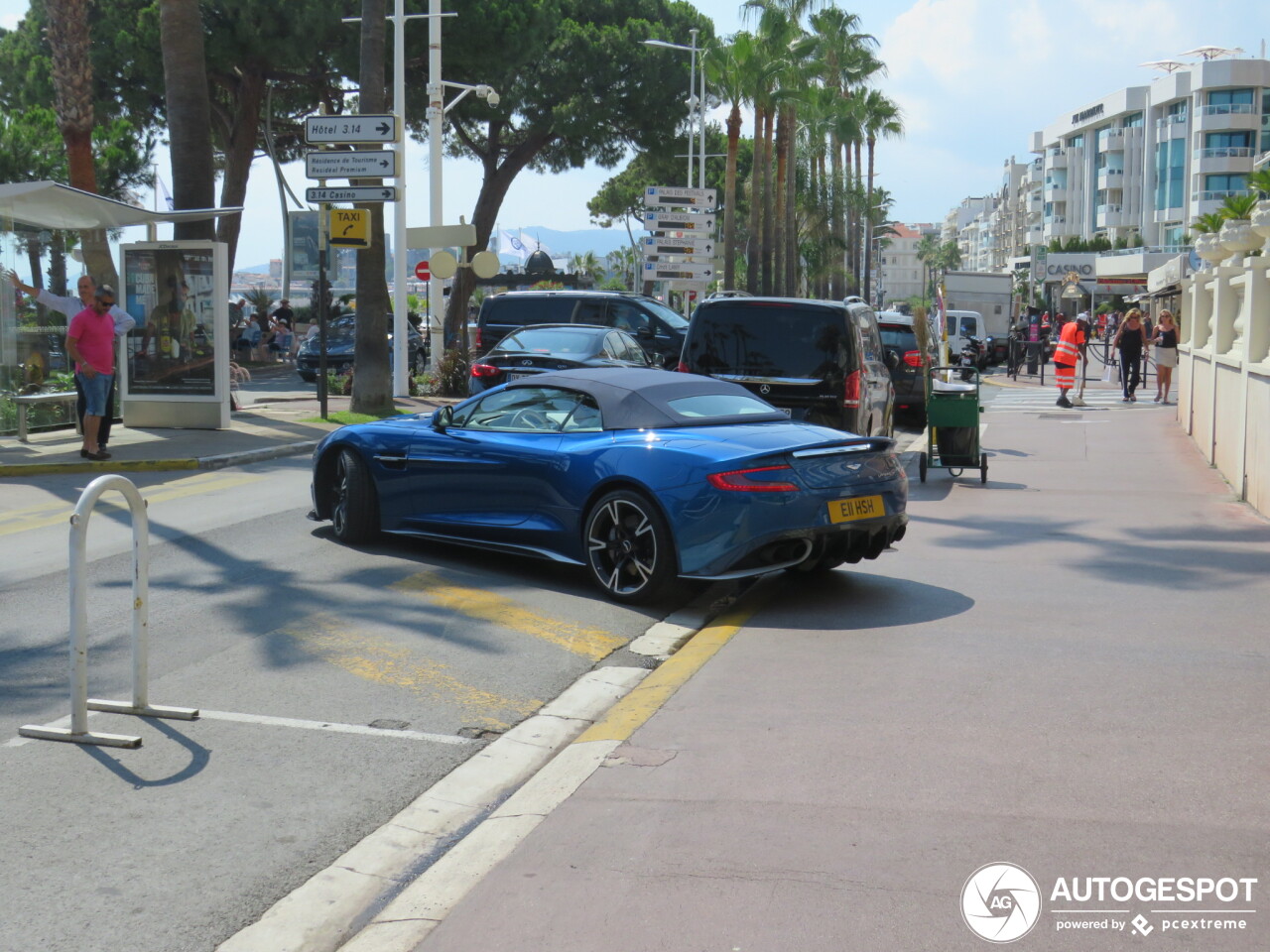 Aston Martin Vanquish S Volante 2017