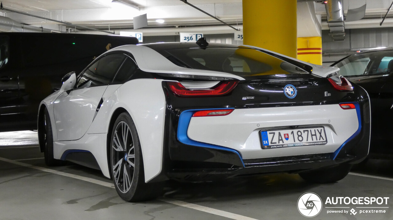 BMW i8