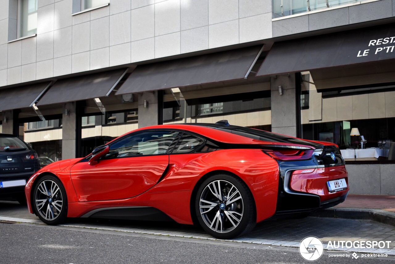 BMW i8 Protonic Red Edition