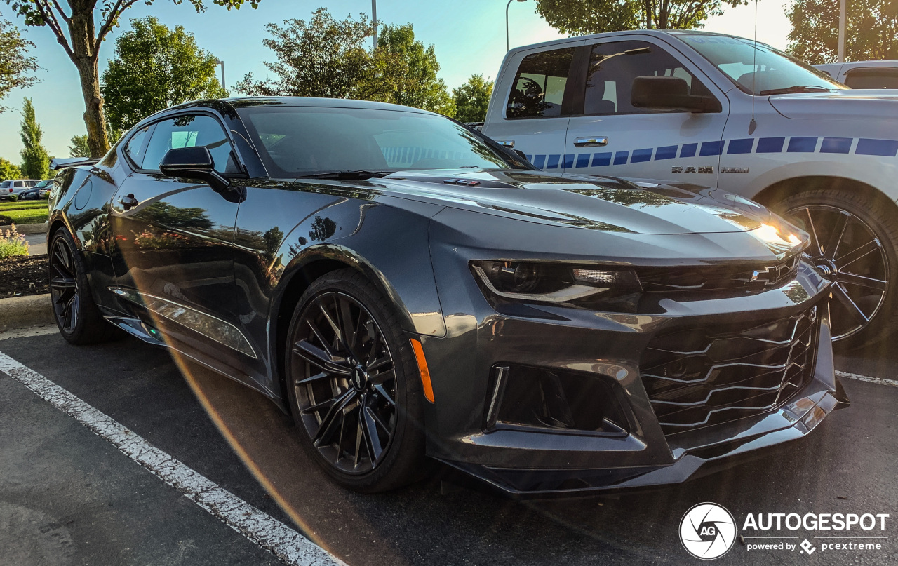 Chevrolet Camaro ZL1 2016