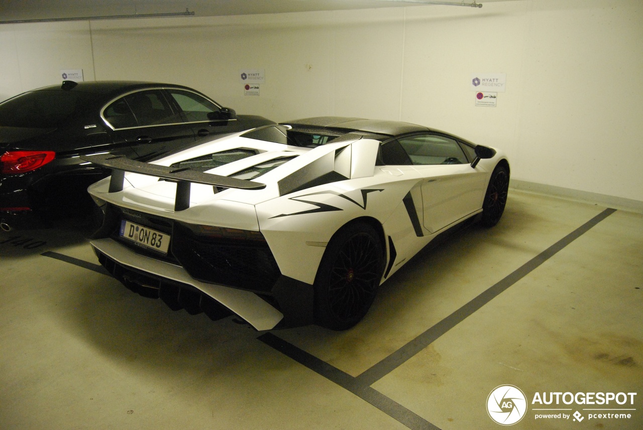 Lamborghini Aventador LP750-4 SuperVeloce Roadster