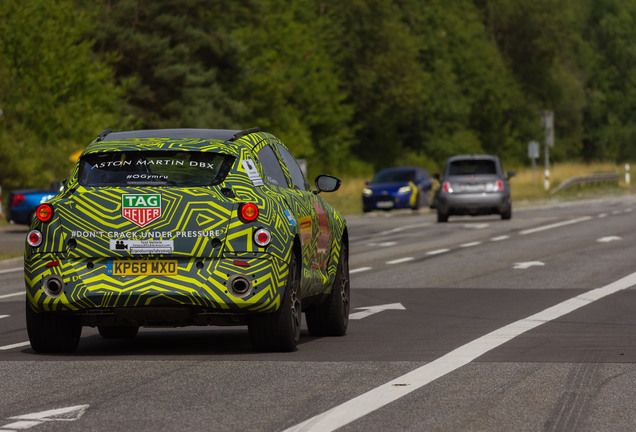 Aston Martin DBX