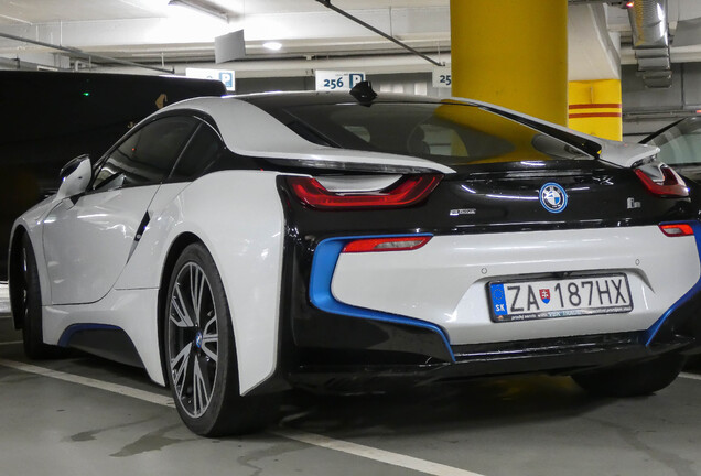 BMW i8