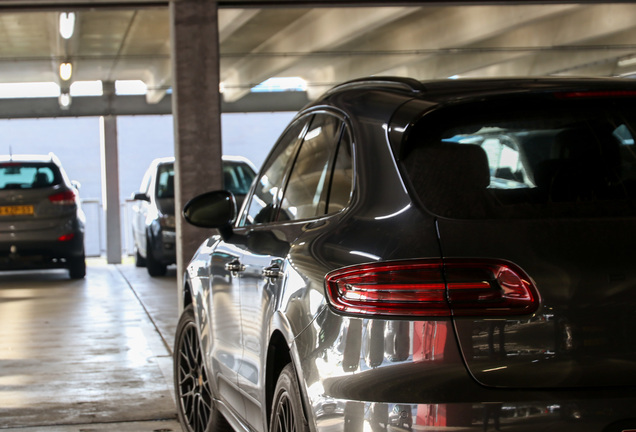 Porsche 95B Macan GTS