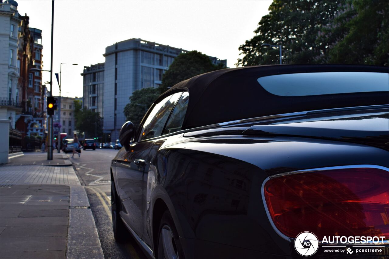 Bentley Continental GTC 2012