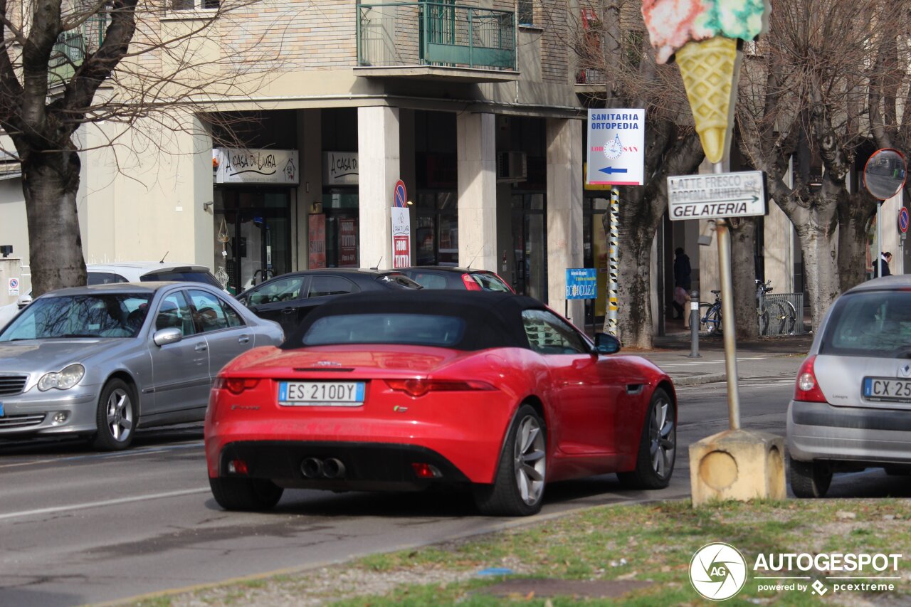 Jaguar F-TYPE S Convertible