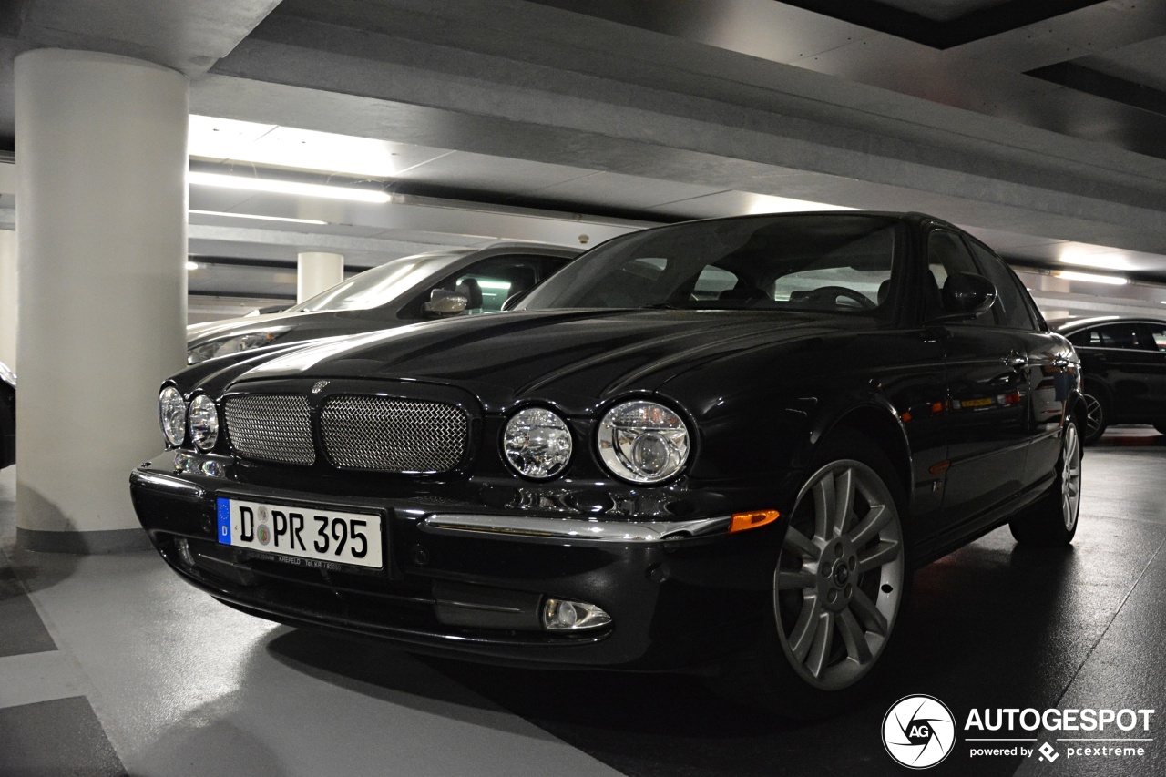 Jaguar XJR