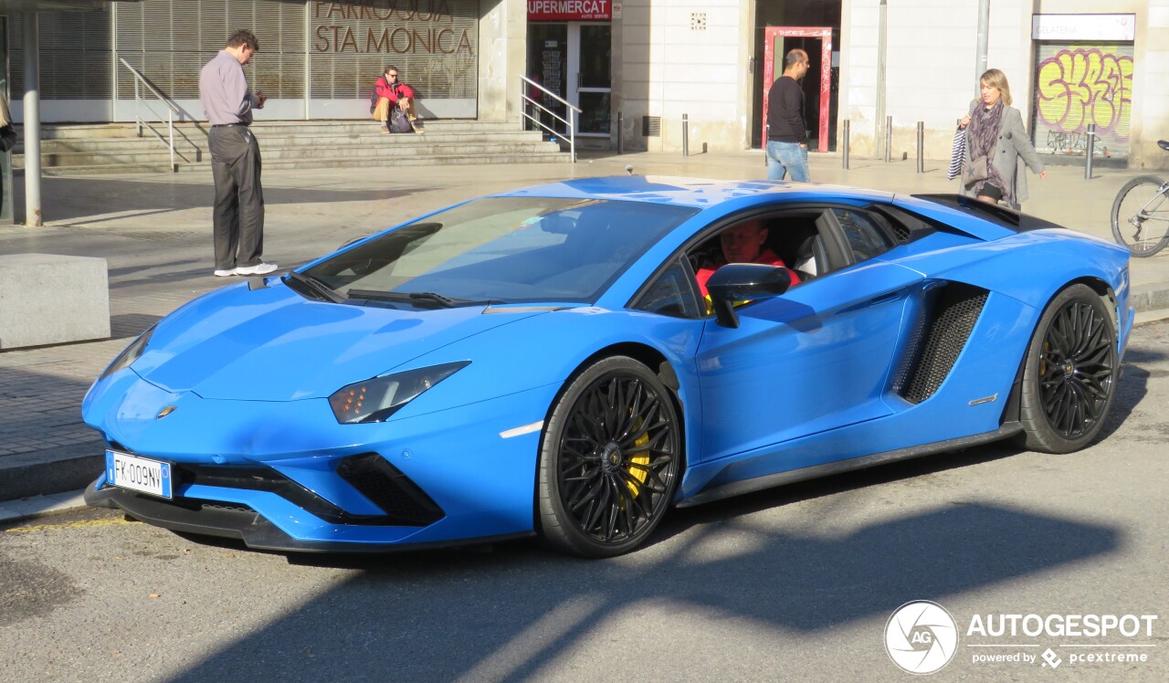 Lamborghini Aventador S LP740-4