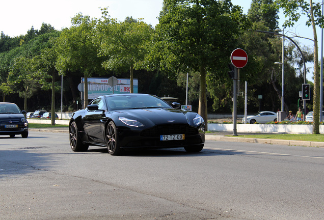 Aston Martin DB11