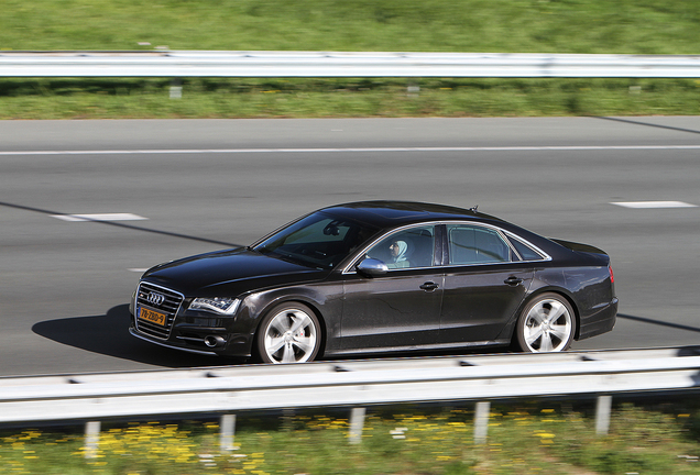 Audi S8 D4