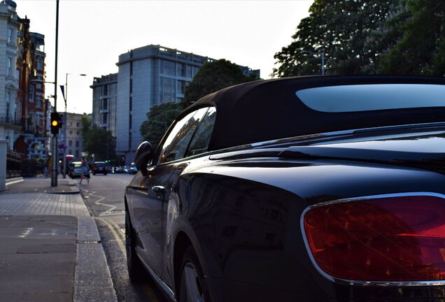 Bentley Continental GTC 2012