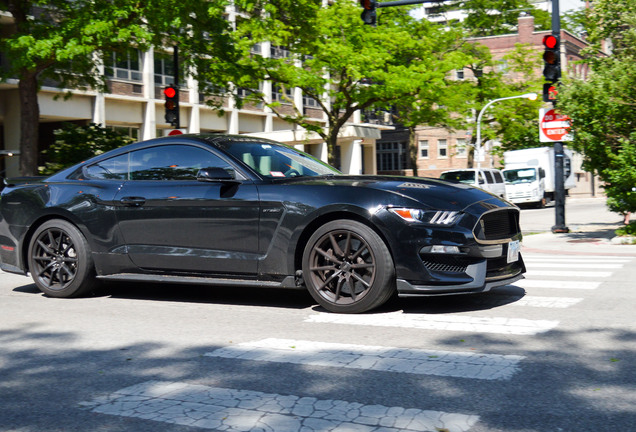 Ford Mustang Shelby GT350 2015