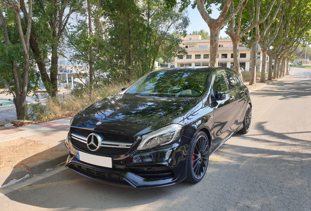 Mercedes-AMG A 45 W176 2015