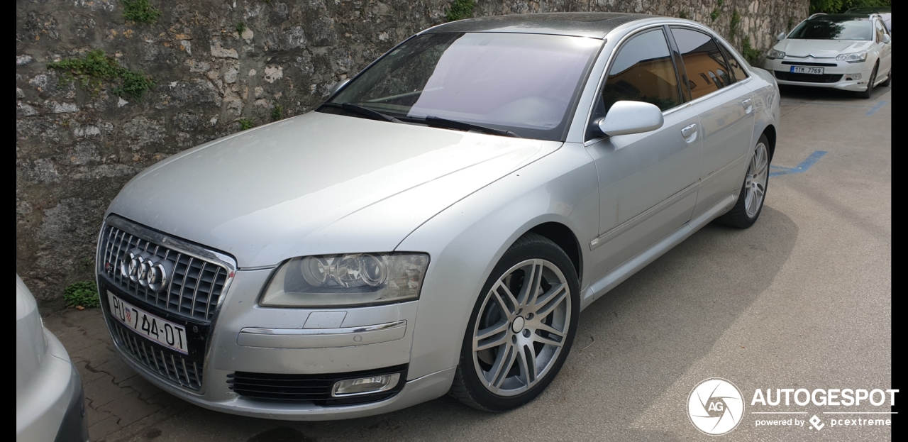 Audi S8 D3