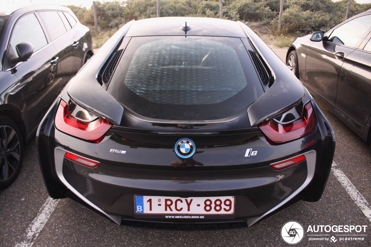 BMW i8